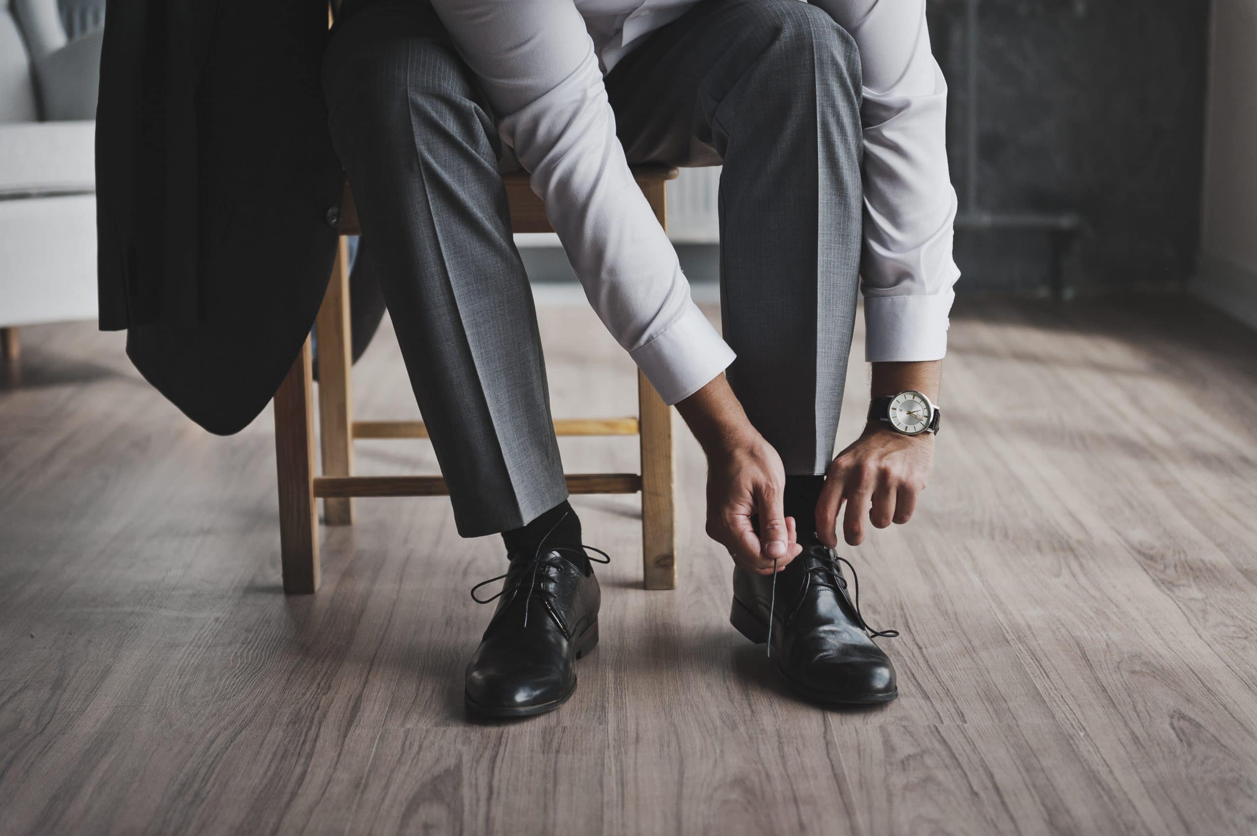 What kind of socks to match a suit? We suggest!