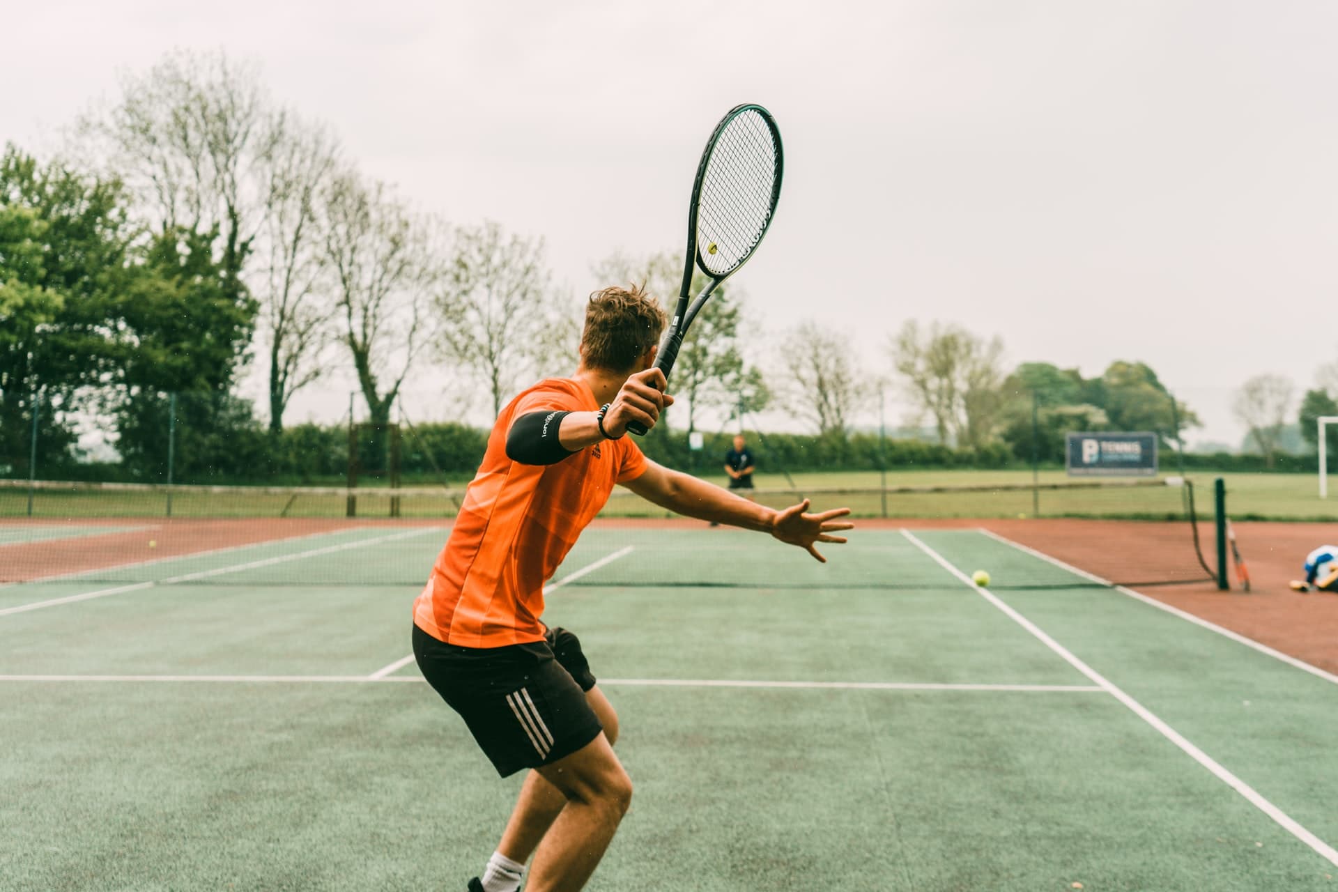 Tennis – how to choose the right racket?