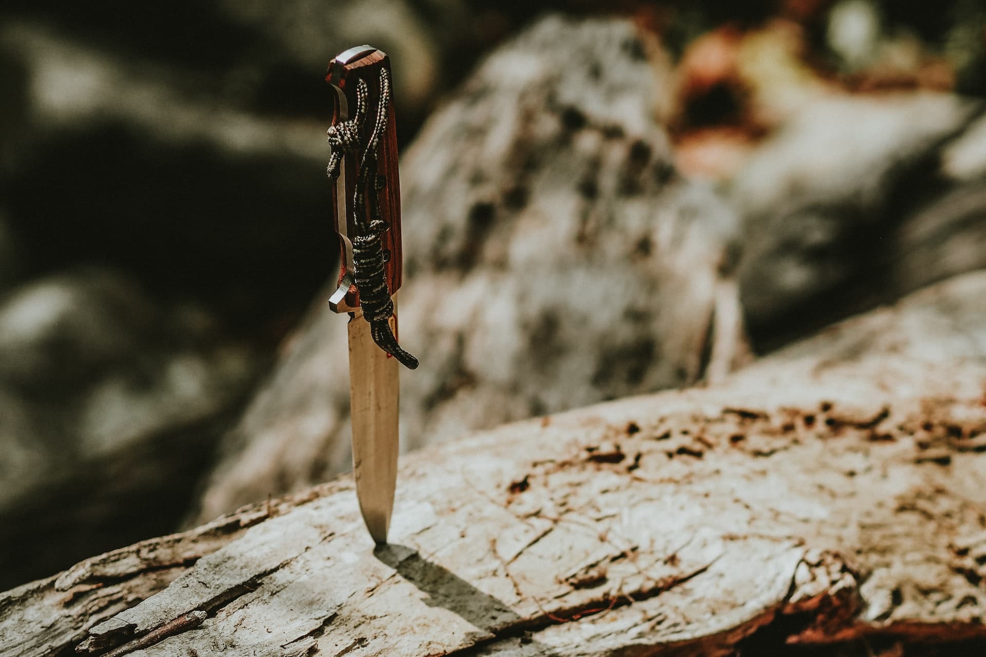 The Best Survival Knife? A Damascus Steel Pocket Knife!