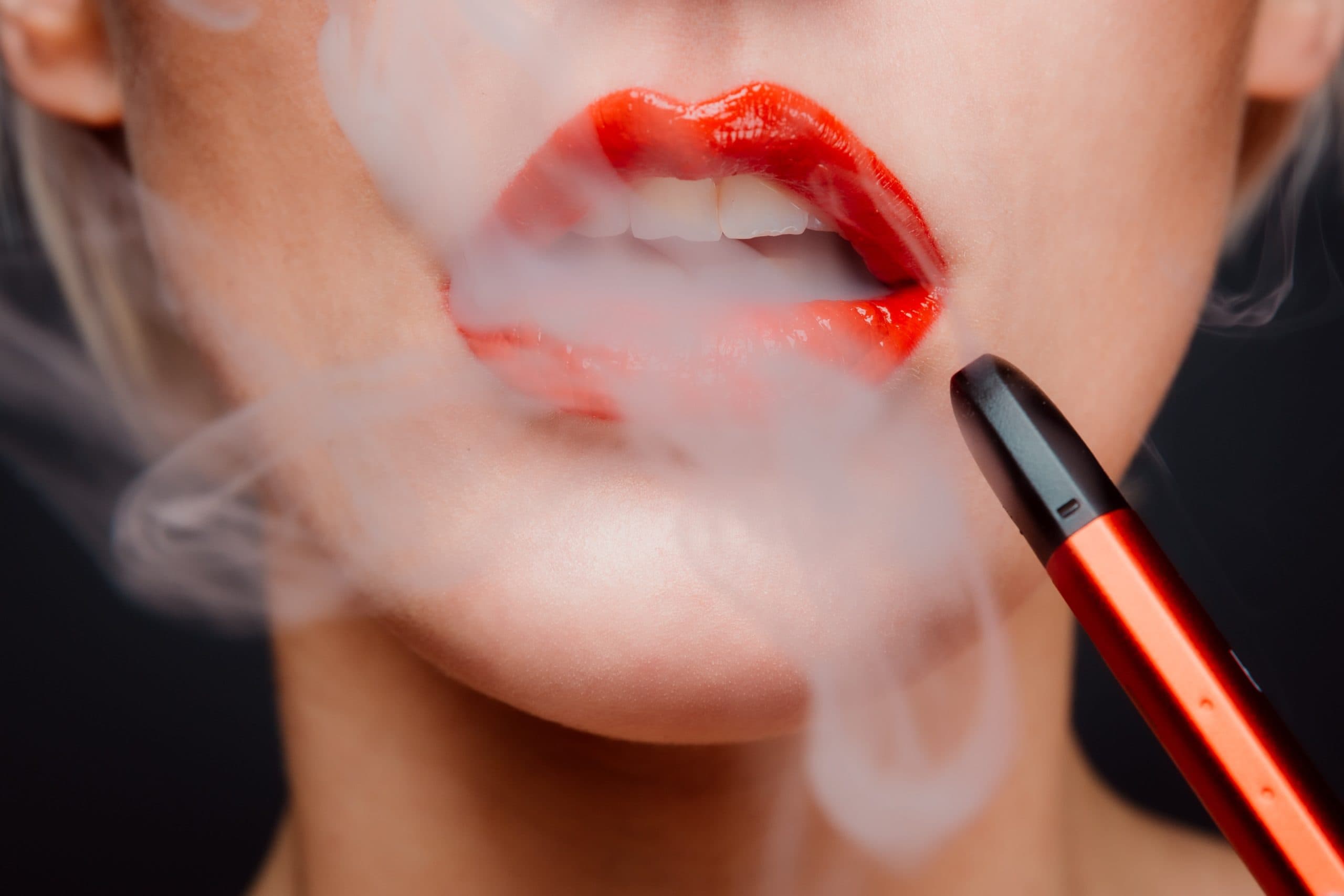 How Vaping Differs from Smoking: Understanding the Differences and Benefits