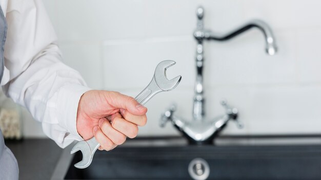 Ensuring Secure Plumbing Connections with the Right Tools
