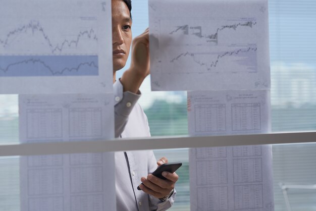 Exploring the Role of Derivatives in Modern Business Risk Mitigation