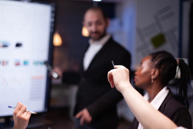 How Can Management Training Programs Transform Your Leadership Style?