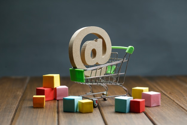 Maximizing E-Commerce Success Through Strategic Customer Experience Optimization