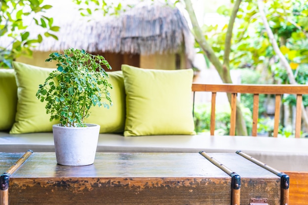 How Can You Choose the Perfect Outdoor Table for Your Garden?