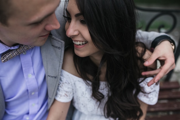 Balancing Independence and Togetherness in Modern Relationships